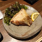 知多前寿司酒場ノ仙之助 - カンパチカマの塩焼き