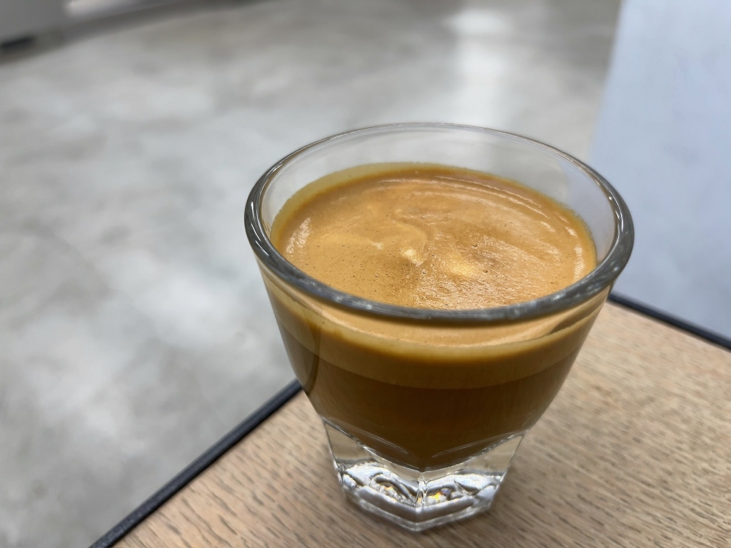 写真 : HUMAN MADE 1928 Cafe by Blue Bottle Coffee