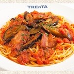 Spaghetti with tomato sauce or spicy tomato sauce