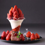 ロビーラウンジ・ファウンテン - 古都華パフェいちごデラックス（過去例）