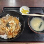 かどや食堂 - カツ丼490円、大盛り50円