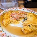 餃子の王将 - 中はトロトロに仕上がってますし焦げも風味付けかもしれません。が言葉にできないなにかが違うんだよね熟練の作り手のものとは