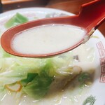 ちゃんぽん亭 一天愛 - 野菜少なめちゃんぽん  ¥770  スープ  リフト