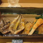 鮨 村上二郎 - メヒカリの一夜干し､ミニ大根｡カラスミ粉がかかる｡