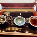 海老亭別館 - 迷い鰹、カワハギ用の、肝醤油・塩など