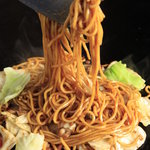 錦わらい - ソースの香りが食欲をそそります。わらい流「やきそば」