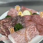 炭火焼肉 六本木 隆 - おまかせ盛り　1人前¥8,800〜　(画像は2人前)