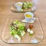 Noce - 料理写真:セットのサラダ。ワンプレートにスープとカプレーゼも盛り合わせられています✩.*˚