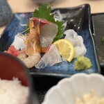 魚八庭 - 