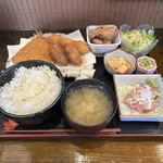 山鶴 - 日替り(ミックスフライとネギトロ)＋ミニ唐揚げ