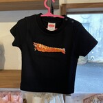 くるまえびキッチンTAMAYA - エビＴシャツが売っている