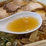 食堂 はせ川 - やや煮干し強めの丸鶏スープ