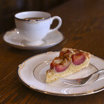 珈琲舎 蔵 - ブレンドコーヒー＠税込800円、今日のタルト＠税込350円