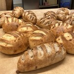 メゾンカイザー - ハード系のパンを得意としています。