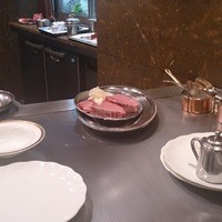 ステーキ＆ワイン オクソン - 主役の佐賀牛シャトーブリアン♪