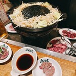 羊肉炭火焼 肉汁屋 - 