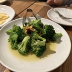 フラット - ブロッコリーのペペロンチーノ