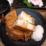 永楽食堂 - 断面