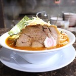 自家製麺 ら～めん かり屋 - 屏風のようなチャーシュー