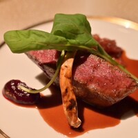 Anchor Kyoto - 亀岡牛のロースト、ビーツと玉ねぎのコンポスタ