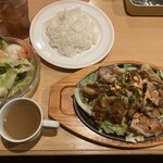 ジョイフル - 料理写真:メガ盛りひとくちチキンステーキにんにく醤油869円