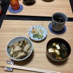 和食料理 和ごころ いなほ - 炊き込みご飯と自家製味噌の味噌汁