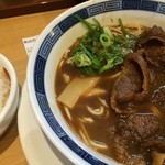 ラーメン東大 道頓堀店 - 肉入りラーメン