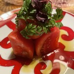 TANAKA YAKINIKU RESTAURANTE - フルーツトマトサラダ。舌をリフレッシュ