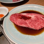 TANAKA YAKINIKU RESTAURANTE - サーロインの焼きしゃぶ。ご飯に乗せました…