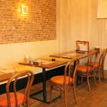 洋食のまなべ - 店内４