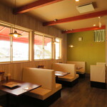 洋食のまなべ - 店内２