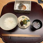 徳ㇵ本也 - 鯖のへしこ漬け　ご飯は虹の煌めき