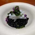 馳走西健一 - 烏賊墨のリゾット