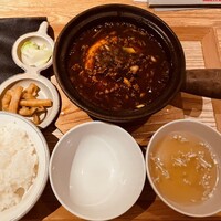 ブリル飯店 - おぼろ麻婆豆腐セット。