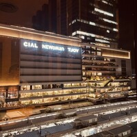 ブリル飯店 - 窓側席から見える横浜駅西口の夜景