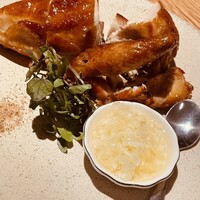 ブリル飯店 - ディナーセットを注文すると、ブリル風チキン1/4（980円）がオプション可能