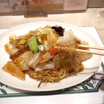 北京料理桂蘭 - 表面にしっかり焼き目がついた麺が実に美味い(o^^o)