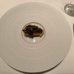 カンテサンス - 海老芋、鳩のレバー、香草 (ディル？)