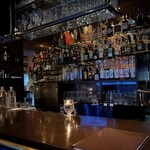 GEM'S BAR - 