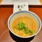 馳走 啐啄一十  - 【写真②】源助大根(石川県)と松山揚げ(愛媛県)のおでん、鰹節2年寝かせと羅臼昆布のお出汁