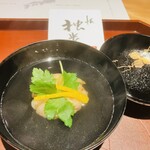 馳走 啐啄一十  - 【写真⑤】車海老と柳蓮田蓮根(茨城県)の真薯、蔵囲利尻昆布(奥井海生堂)と鮪節出汁のお椀