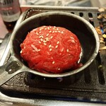 ホルモン・焼肉 キムチ - 焼きユッケ