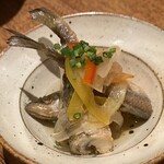 しおて - お通し（ホンシシャモの南蛮漬け）