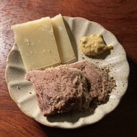 カルネジーオ イースト - 