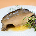 美味いもん屋 わ多なべ - 2024.12 地物鮑（あわび）ステーキ 肝ソース添え