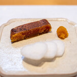 美味いもん屋 わ多なべ - 2024.12 自家製カラスミ食べ比べ（炙ったのと生に近いの）近所のおばあちゃんの大根添え