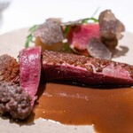 レストラン オオツ - 2024.12 常陸国天然まがも サルミソース フランス産ウインタートリュフ 蕪 セルフィーユの根 ルッコラ