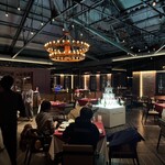 Re Wharf - 広いメインダイニングはこの少し後には満席に｡