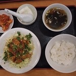 紅華苑 - 油淋鶏定食（スープ・ザーサイ・杏仁豆腐付き）