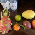 INTERCONTINENTAL HANOI WESTLAKE - 部屋にあったウェルカムフルーツ